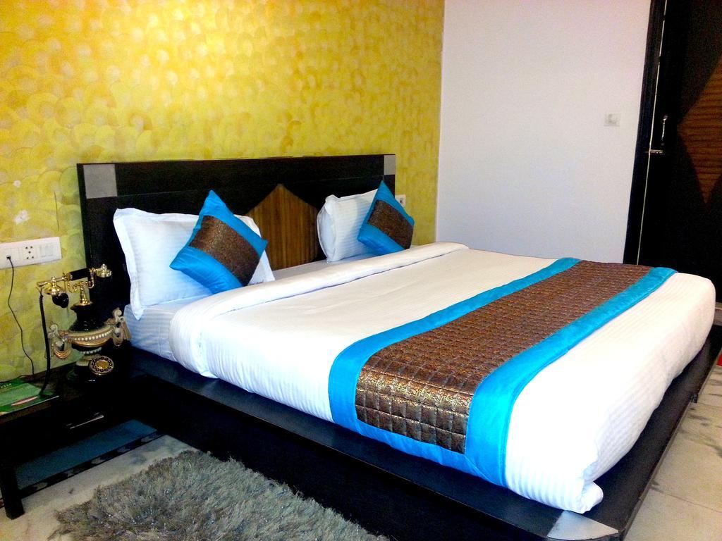Hotel Ananda Delhi  Exterior foto