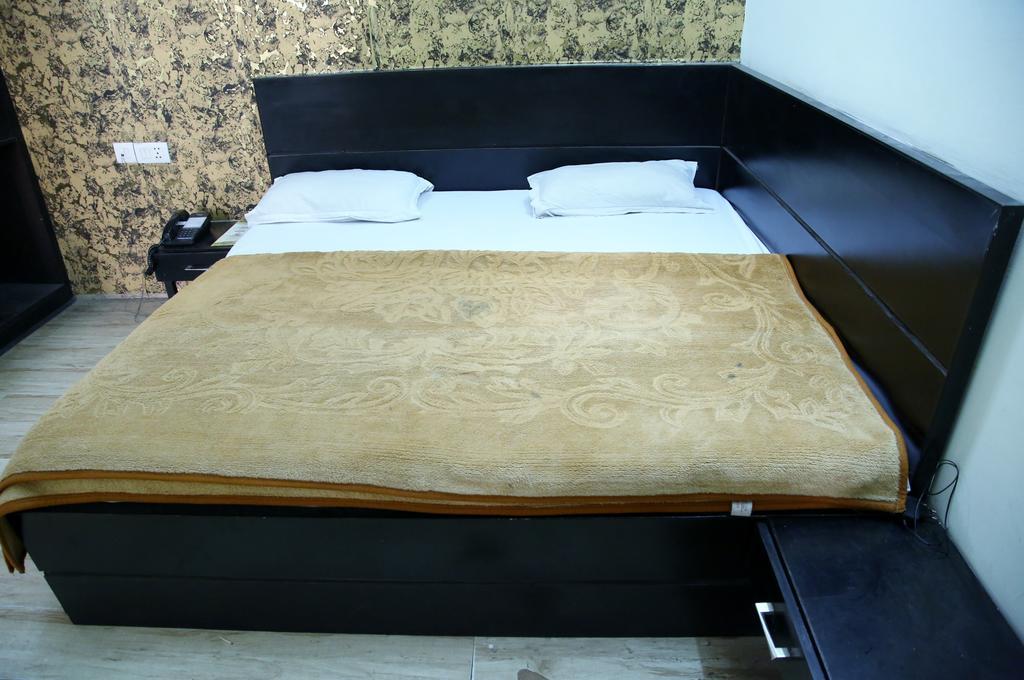 Hotel Ananda Delhi  Zimmer foto