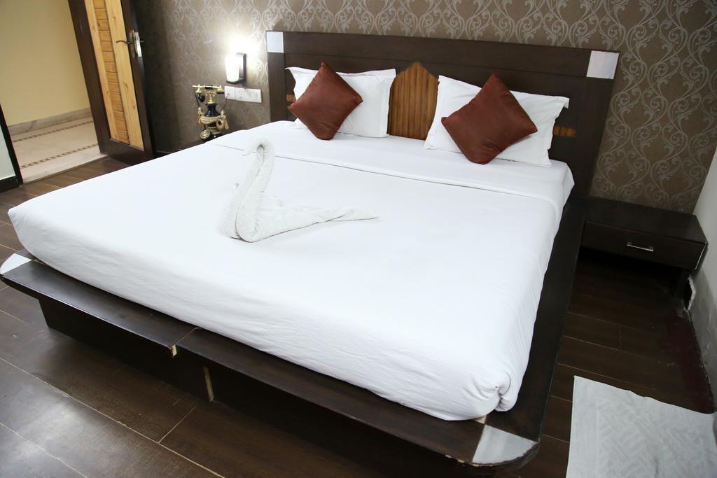 Hotel Ananda Delhi  Zimmer foto
