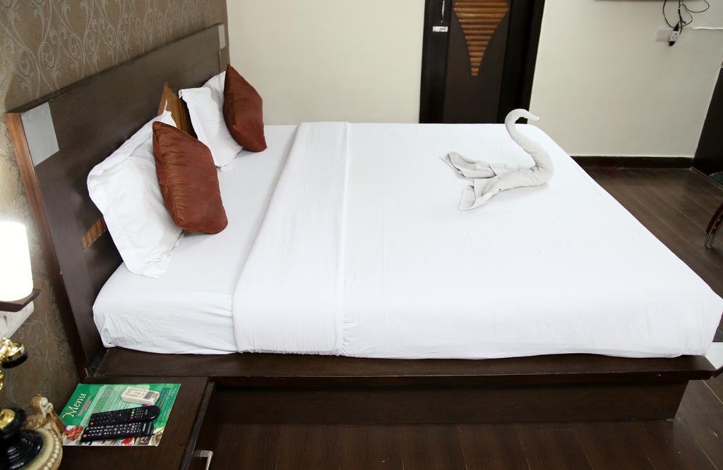 Hotel Ananda Delhi  Zimmer foto